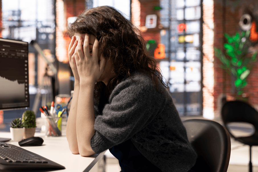 Remoção por motivo de saúde: como provar que a depressão do servidor público foi causada pelo trabalho